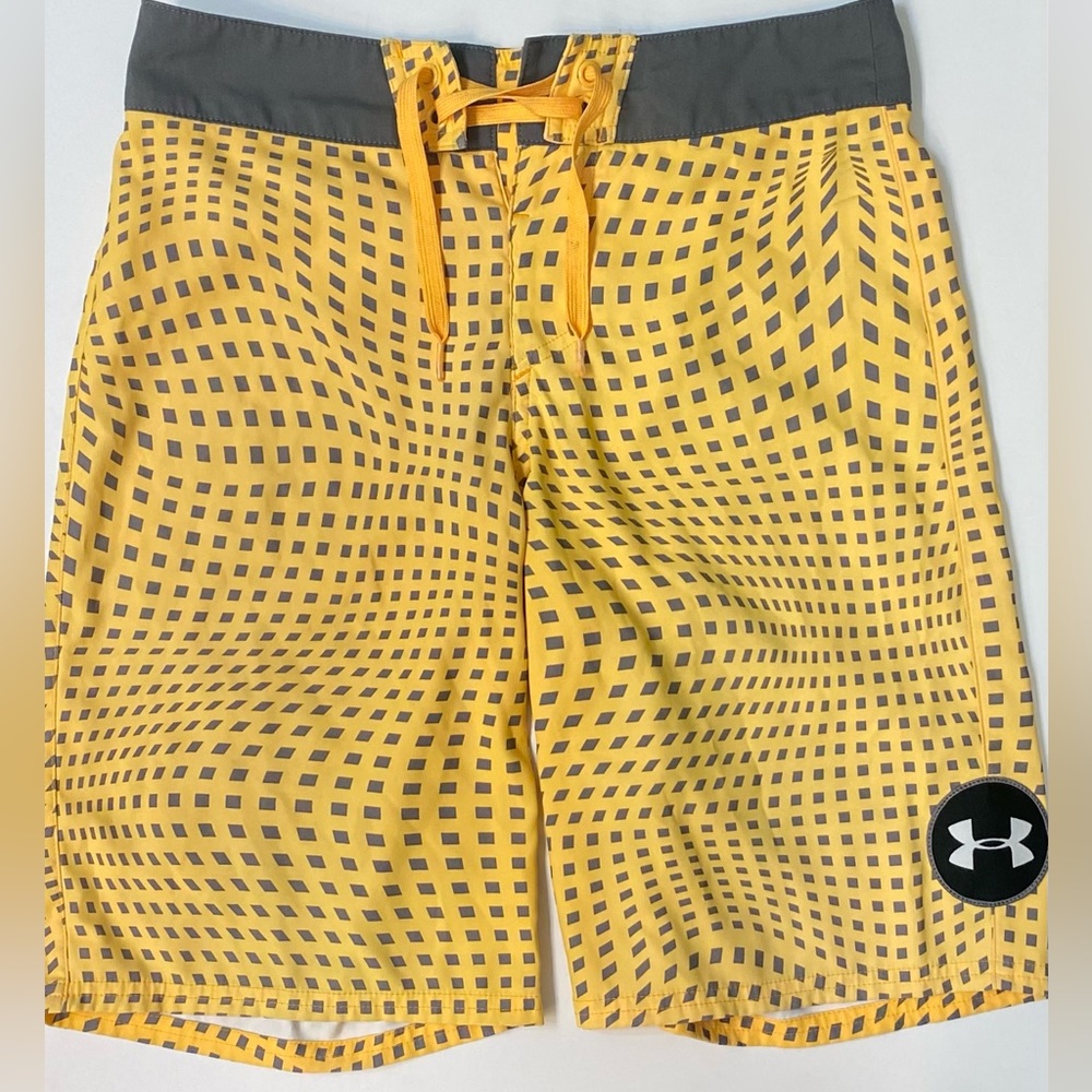 Under Armour Boy’s Swim Trunks, Size 27 Boys, Good Condition